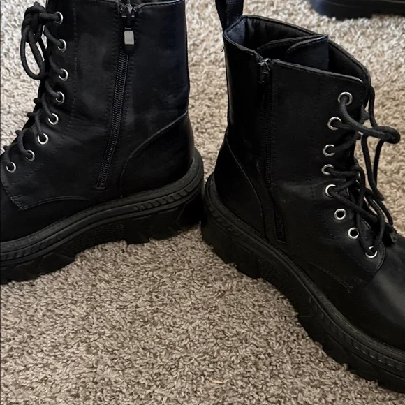 Black Combat lace up with side zipper Boots - Picture 2 of 8